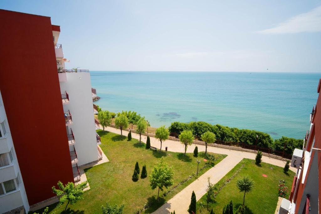 The Sea Balcony - 1BD Apartment by Flat Mаnager