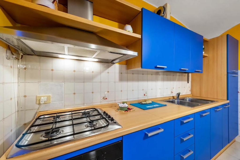 Kuchyň nebo kuchyňský kout v ubytování Ampio Bilocale (in centro) 60 mq 3-4 Pers.