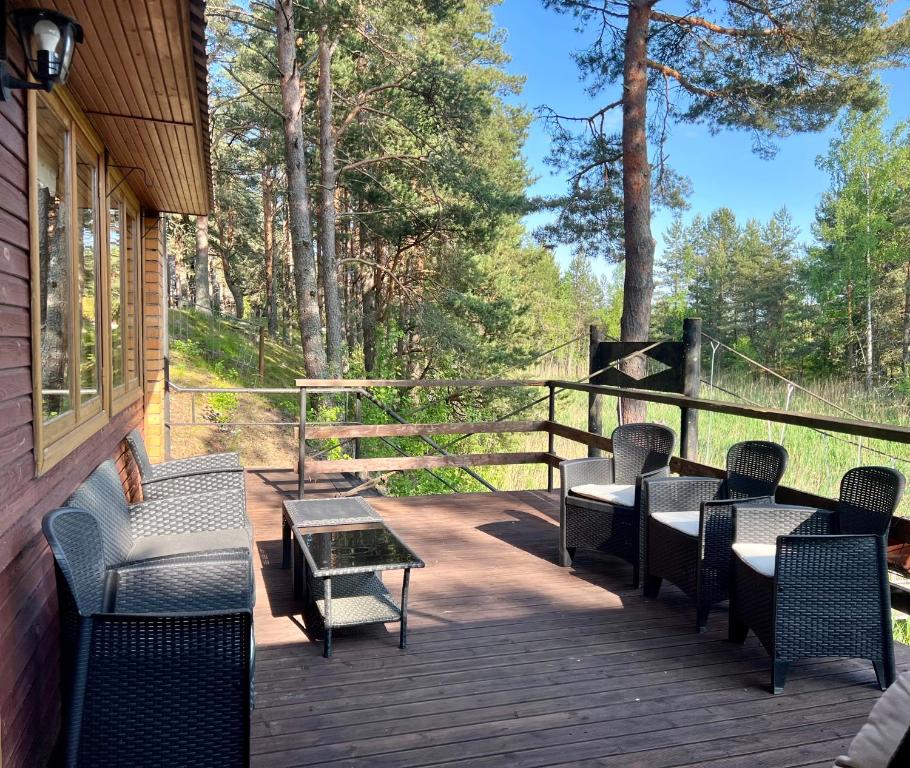Balkón nebo terasa v ubytování Vesiroos Villa