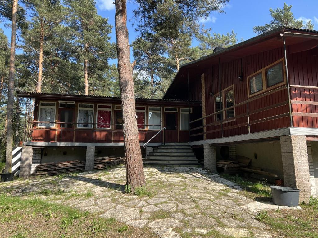 Budova, kde se vila nachází