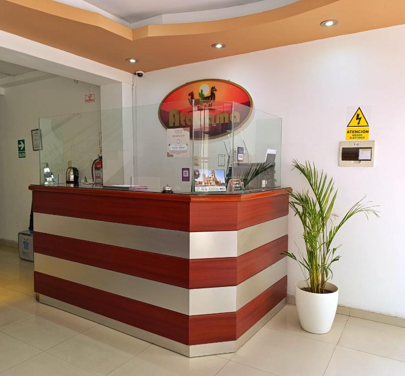 Ο χώρος του λόμπι ή της ρεσεψιόν στο Hostal Atacama