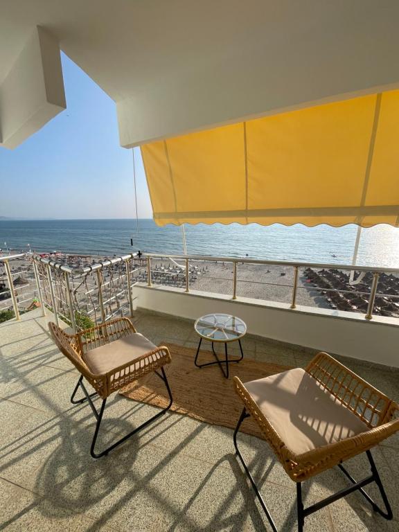 Waves & Views Apartment