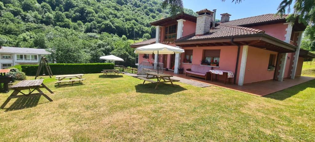 Zahrada ubytování Apartamentos La Corona - Cabrales