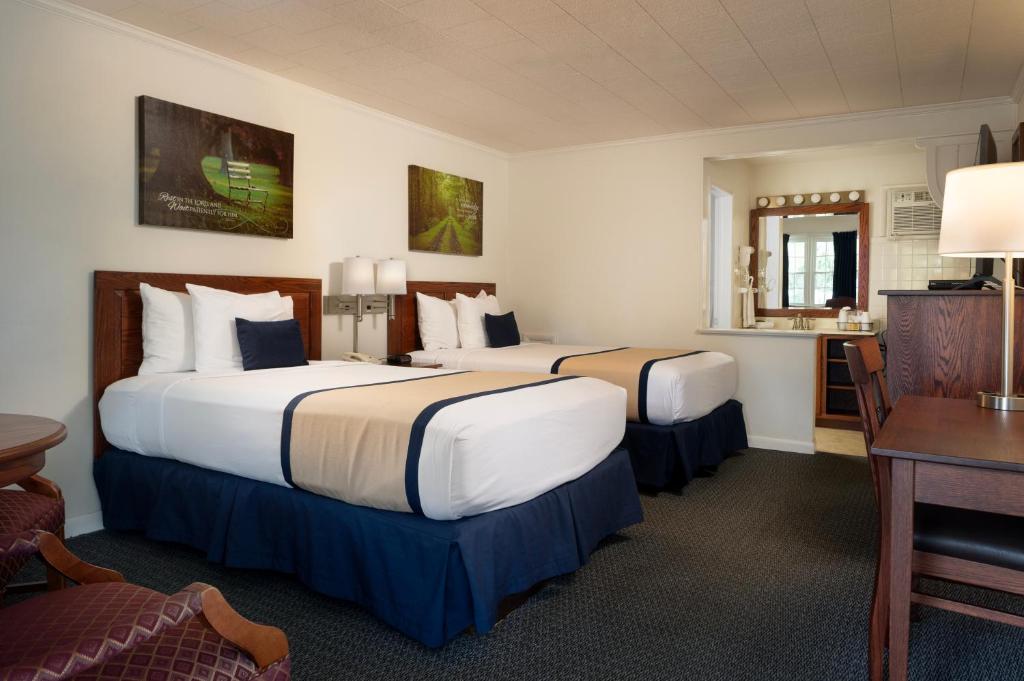 Travelers Rest Motel photo