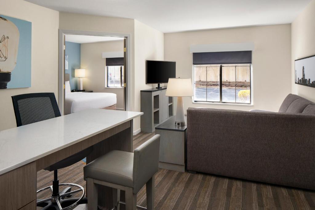 Hyatt House Boston Waltham - 特色套房 - 带两张双人床和沙发床