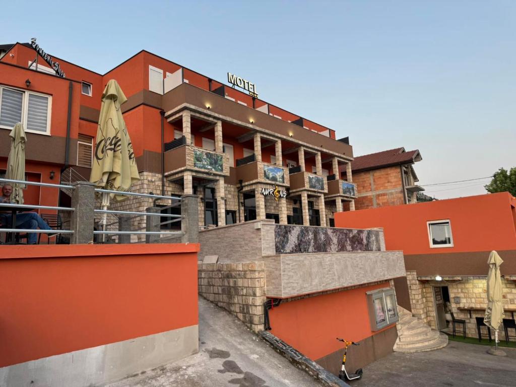 Budova, kde se motel nachází