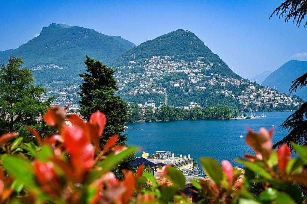 Luxury Lake View Motta Apartment in Lugano