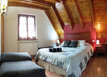 Ostau ERA NHEUADA VALLE DE ARAN - Habitación Doble Con Vistas A La Montaña