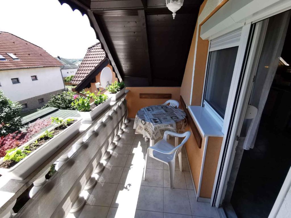 Balkón alebo terasa v ubytovaní Apartment in Heviz/Balaton 18892