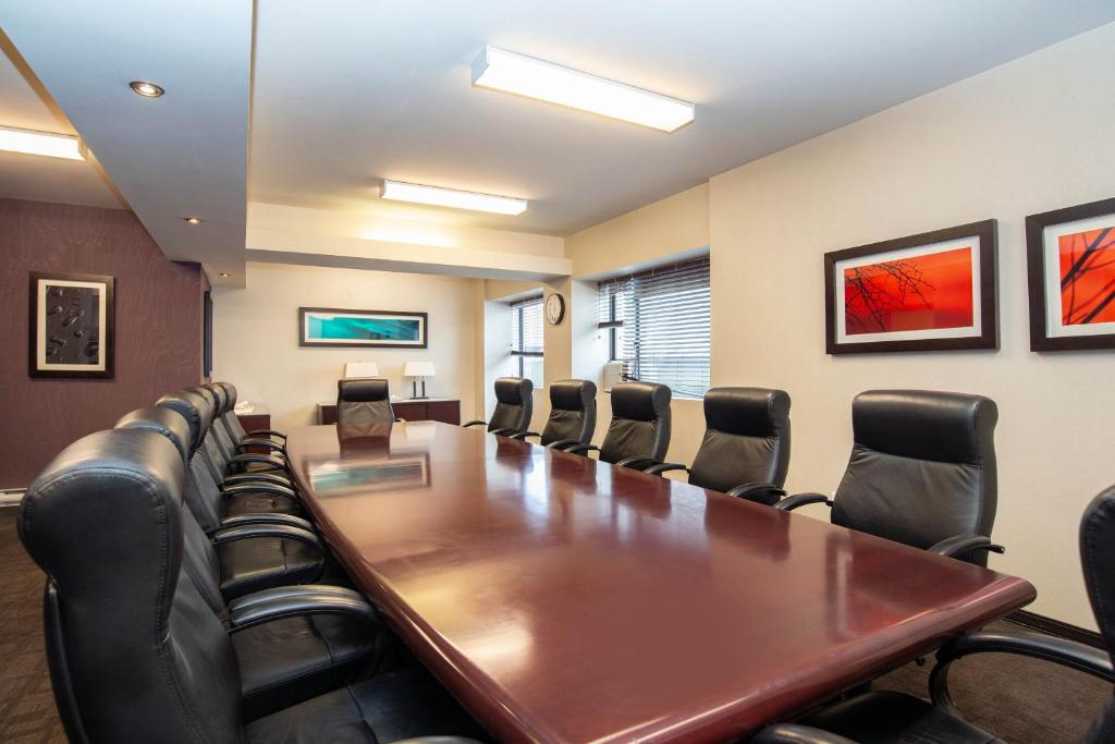 Konferenční prostory v ubytování Sandman Suites Vancouver on Davie