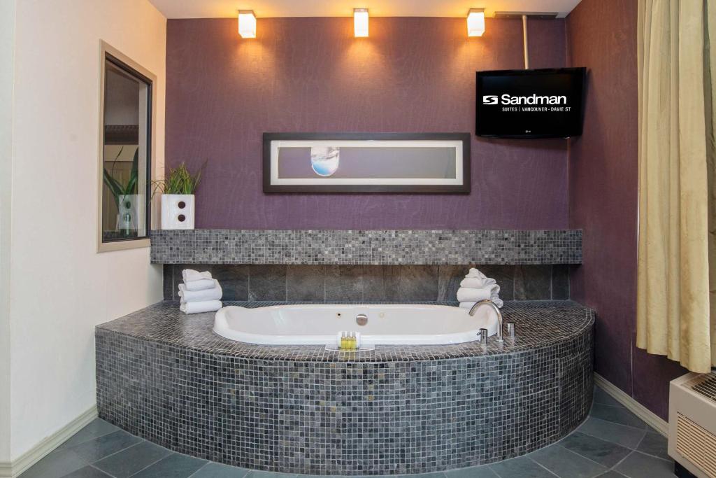 Sandman Suites Vancouver on Davie - Resim 33