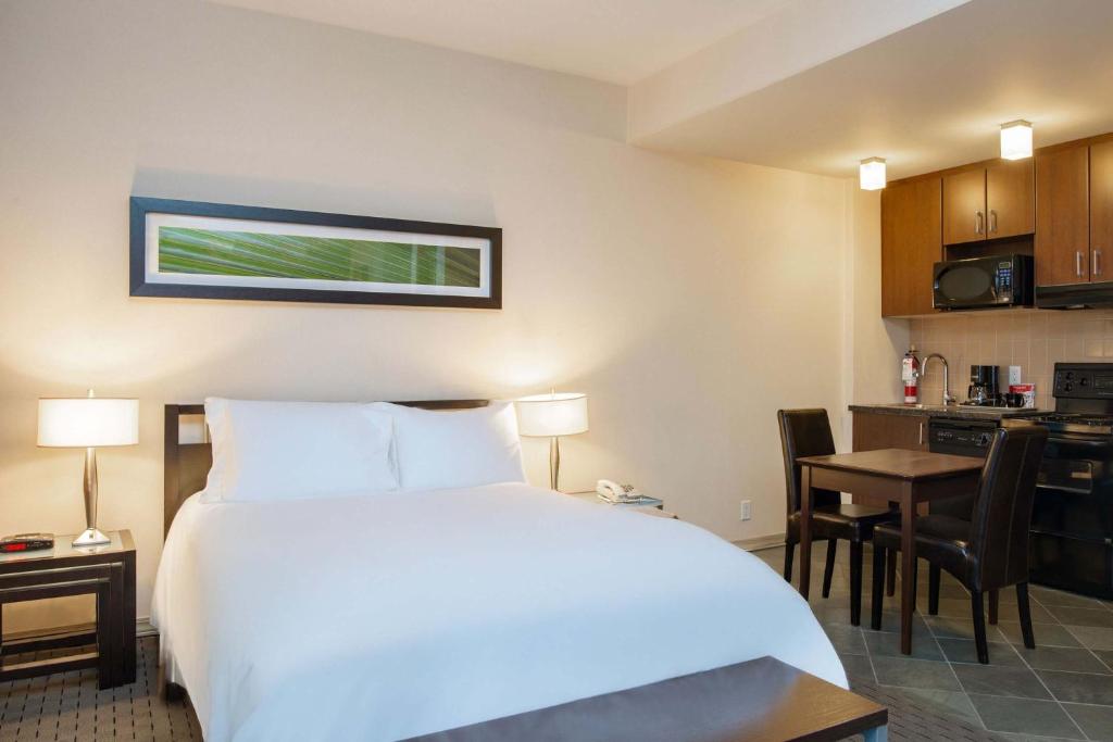 Sandman Suites Vancouver on Davie - Resim 31