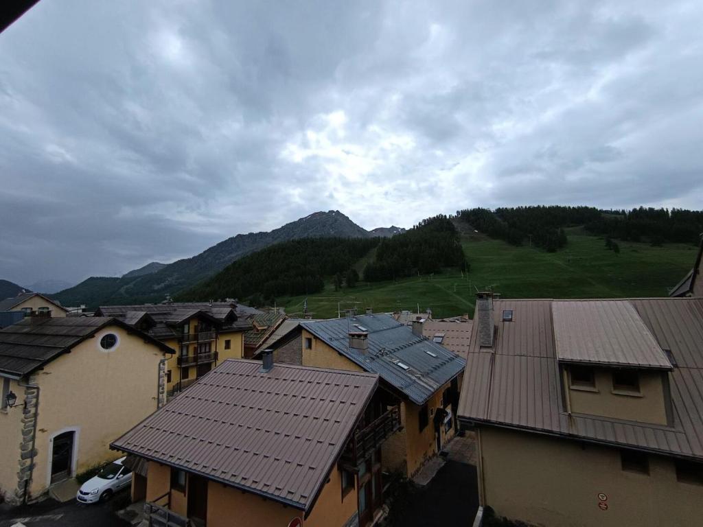Výhľad na hory alebo výhľad na hory priamo z apartmánu