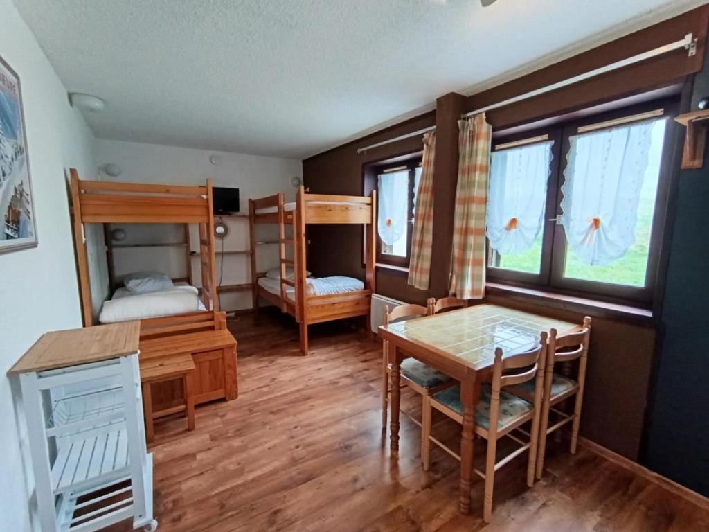 Posteľ alebo postele v izbe v ubytovaní Résidence Chamoisiere - Studio pour 2 personnes - Petit prix MAE-9194