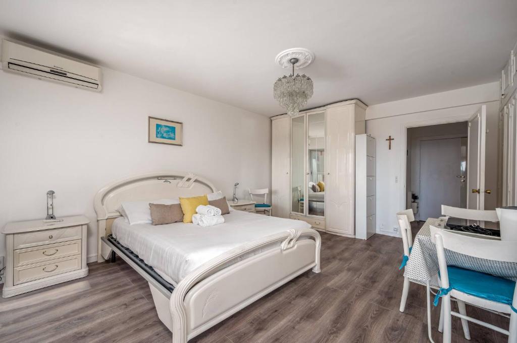 Photo de la galerie de l'établissement KING LOUIS - Studio tout confort proche Croisette, à Cannes