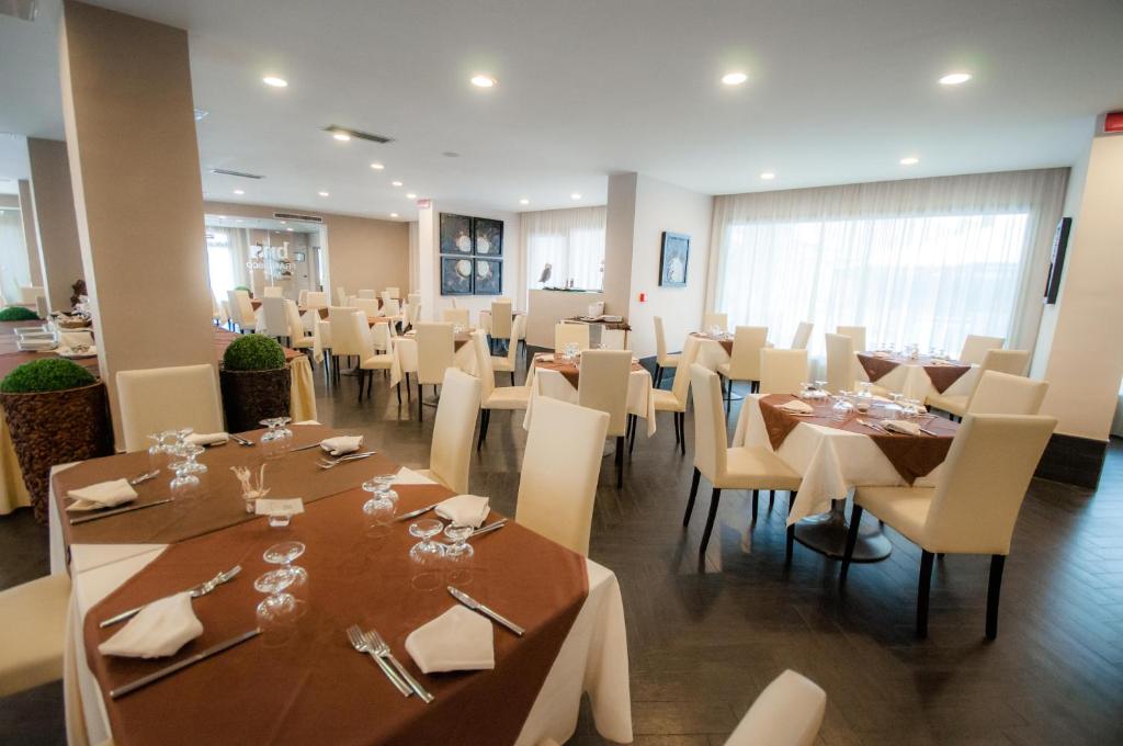 Restaurace v ubytování BNS Hotel Francisco