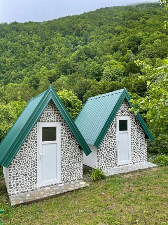 Paesaggio naturale nelle vicinanze del campeggio