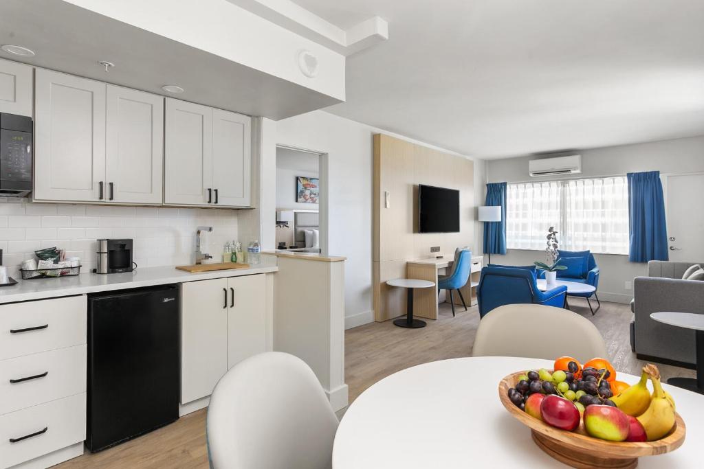 Ocean Sky Hotel & Resort - 