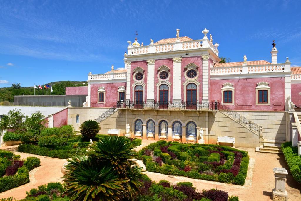 Photo de la galerie de l'établissement Pousada Palacio de Estoi – Small Luxury Hotels of the World, à Estói