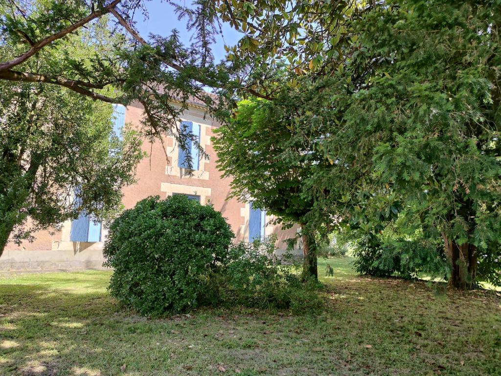 Photo de la galerie de l'établissement Maison de Caractère au coeur d'un village, à Sainte-Maure-de-Peyriac