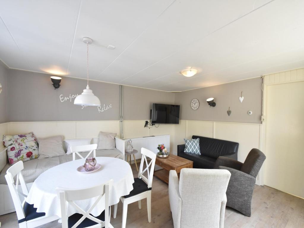 Posezení v ubytování Beautiful Apartment in Callantsoog near Beach