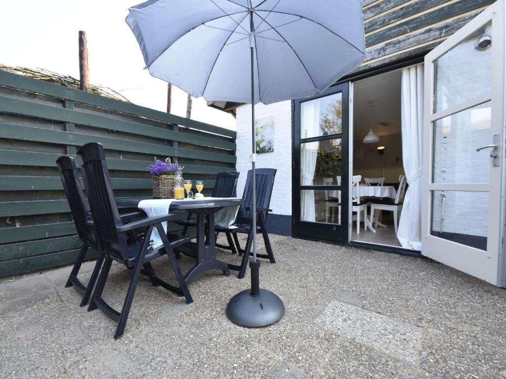 Patio nebo venkovní prostory v ubytování Beautiful Apartment in Callantsoog near Beach