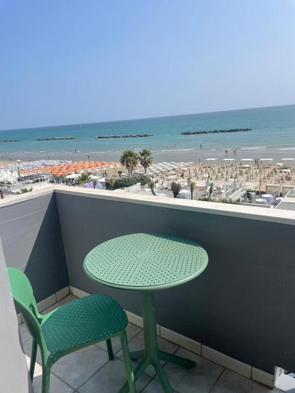 Widok na morze z tego hotelu
