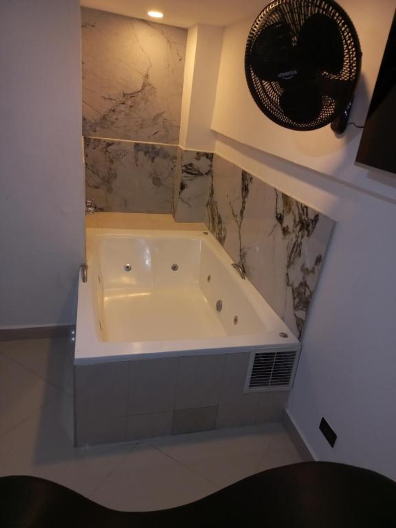 Koupelna v ubytování Hotel Centrica Del Palo 45
