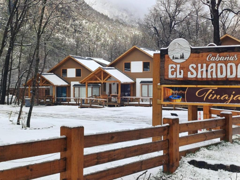 Una imagen general de la montaña o una montaña tomada desde la casa de vacaciones