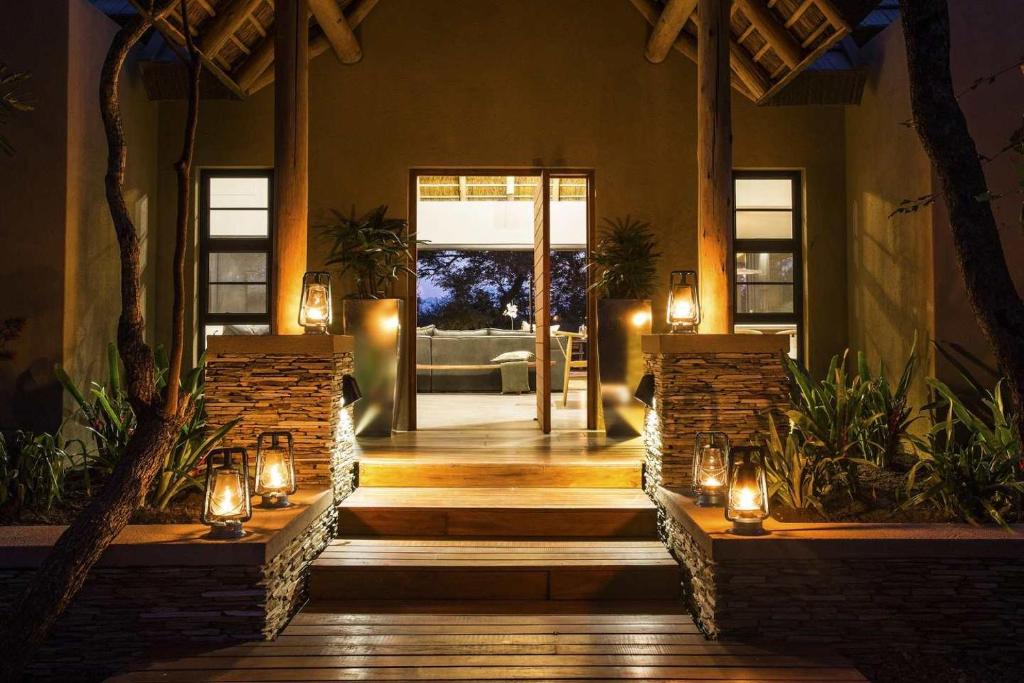 Moya Safari Lodge & Villa