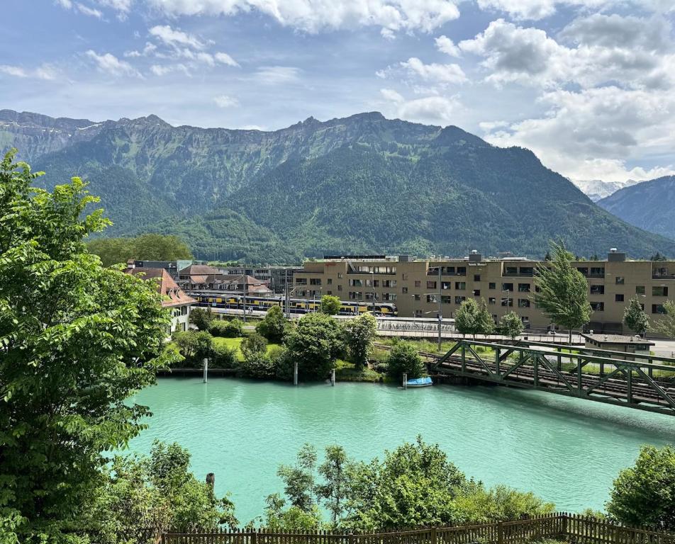 River 3 - Kissed Retreat with Iconic Jungfraujoch View - Resim 31