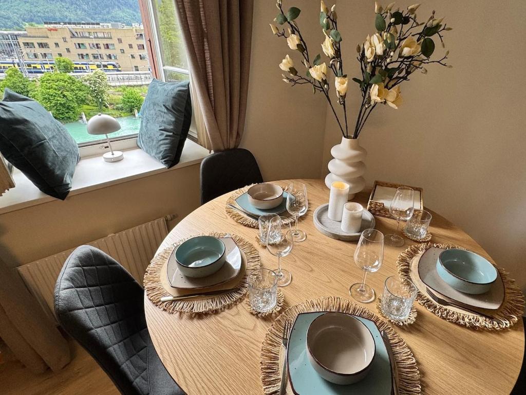 River 3 - Kissed Retreat with Iconic Jungfraujoch View - Resim 20