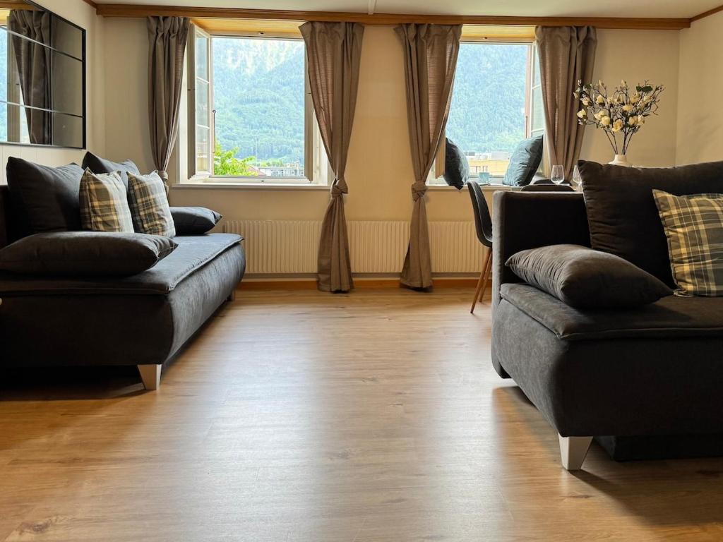 River 3 - Kissed Retreat with Iconic Jungfraujoch View - Resim 17