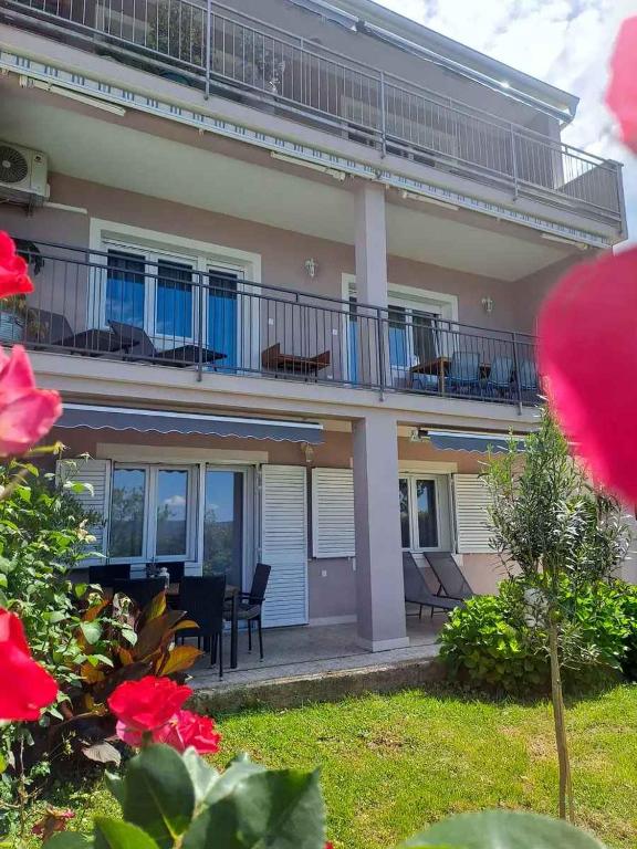 Balkón alebo terasa v ubytovaní Apartment in Crikvenica 5267