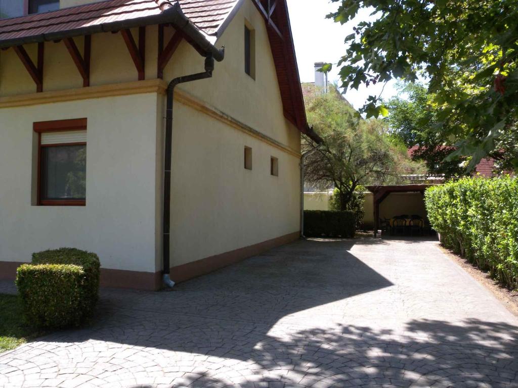 Budynek, w którym mieści się apartament