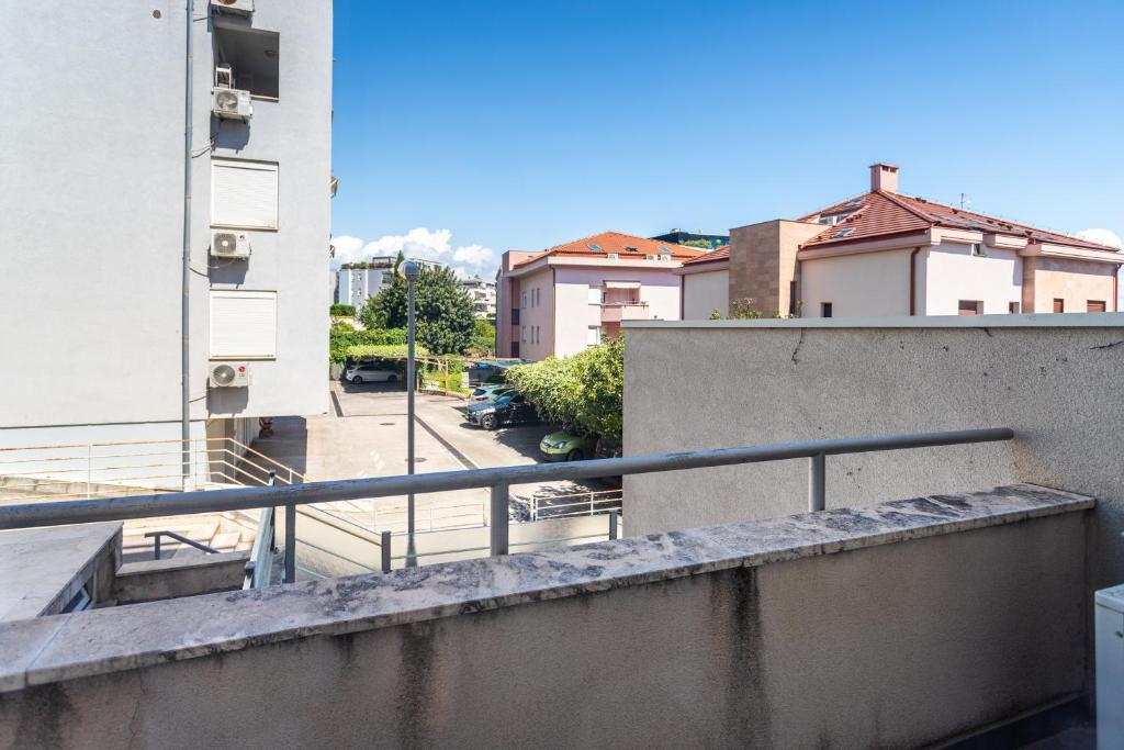 Fotografia z galérie ubytovania Modern apt with terrace 4 min walk to the beach v Splite