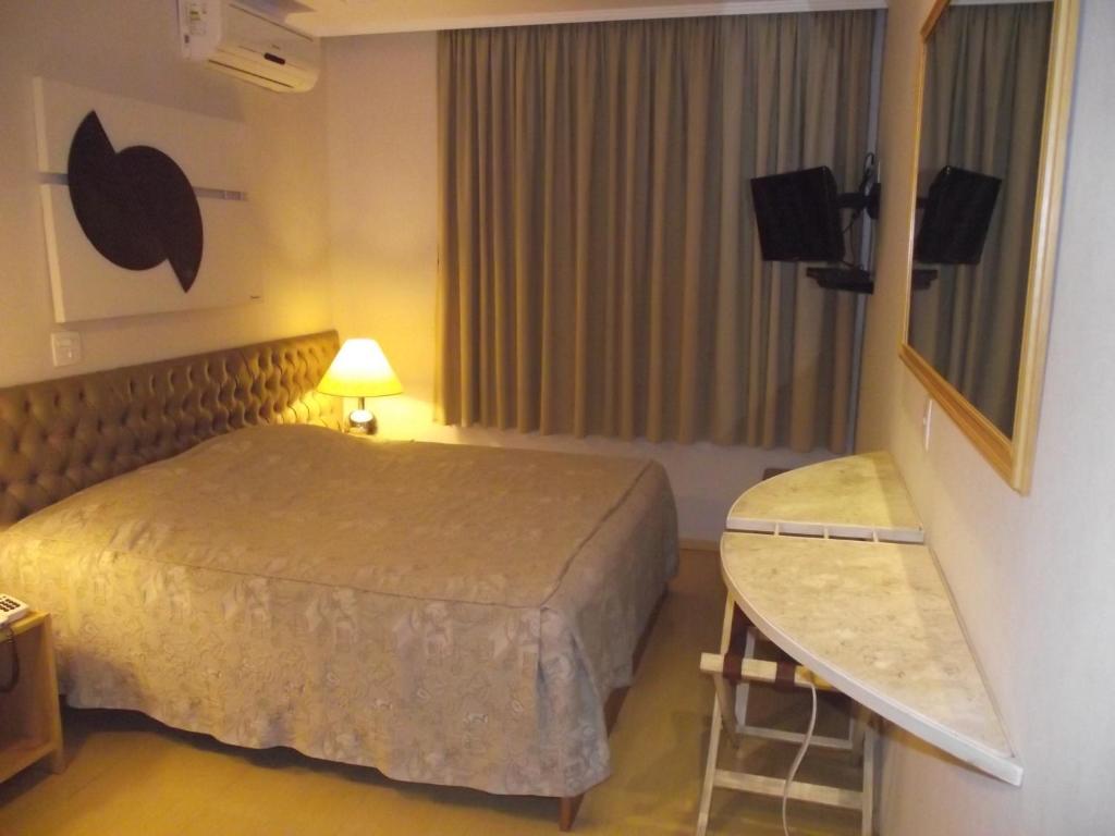 Augustus Plaza Hotel