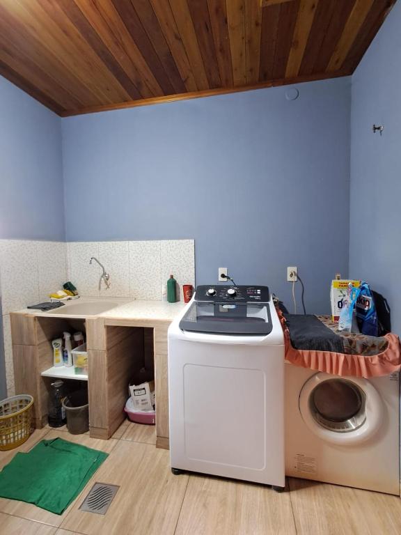 Kuchyň nebo kuchyňský kout v ubytování Peace, comfort and rest