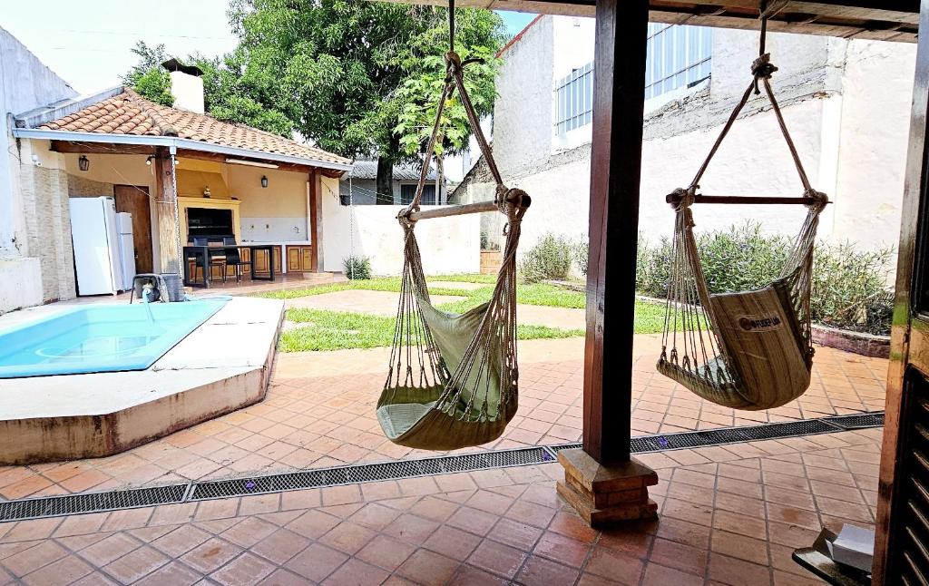 Bazén v ubytování Accommodation-House in Asunción nebo v jeho okolí