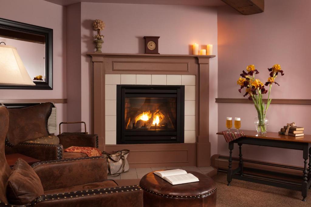 Rabbit Hill Inn - Superior King Room