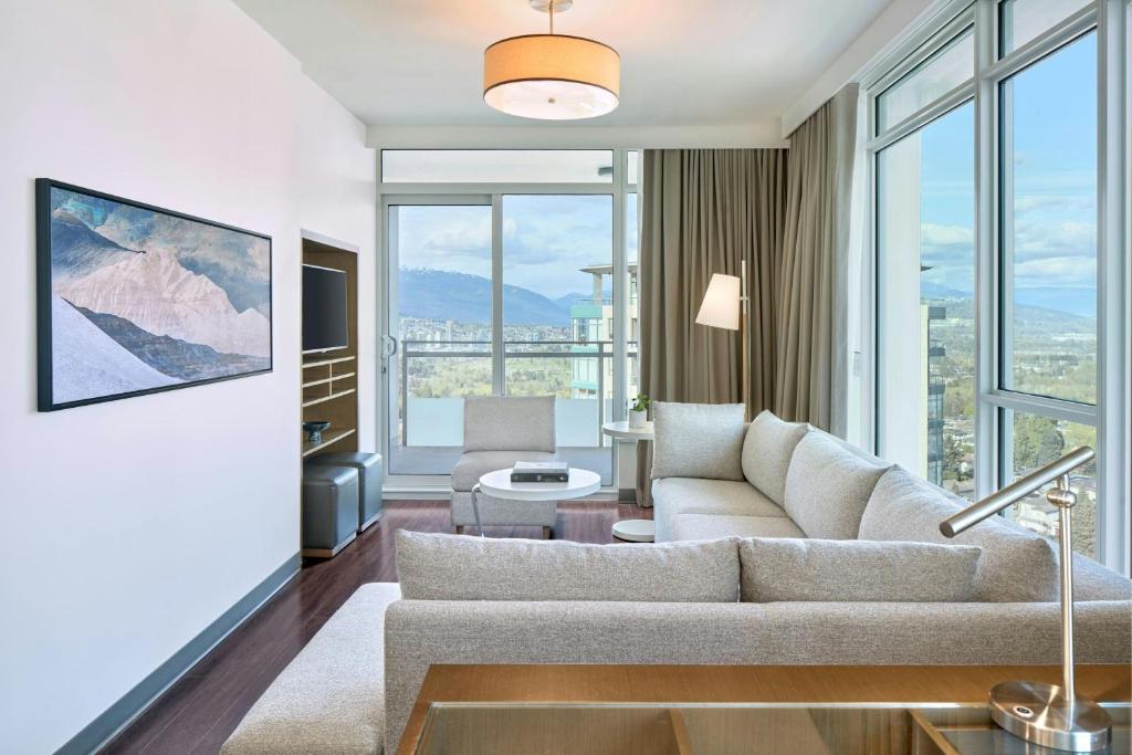 Posezení v ubytování Element by Westin Vancouver Metrotown