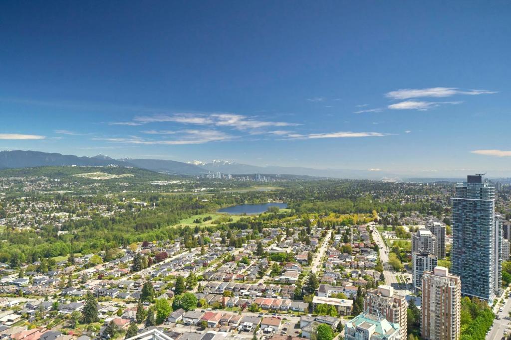 Nespecifikovaný výhled na destinaci Burnaby nebo výhled na město při pohledu z hotelu