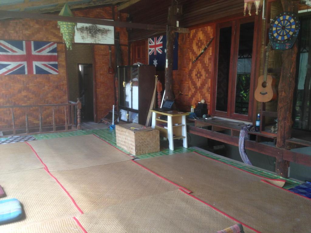 The Lazy Bar Guest House - Resim 19