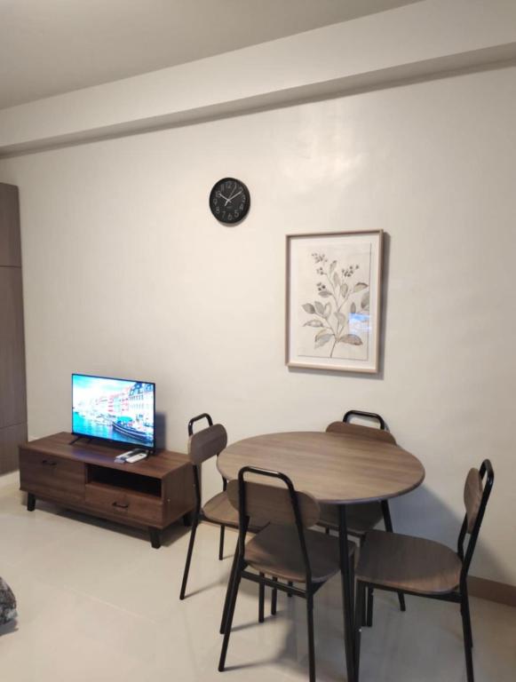 TV/trung tâm giải trí tại Unit A-1008 Style Residences