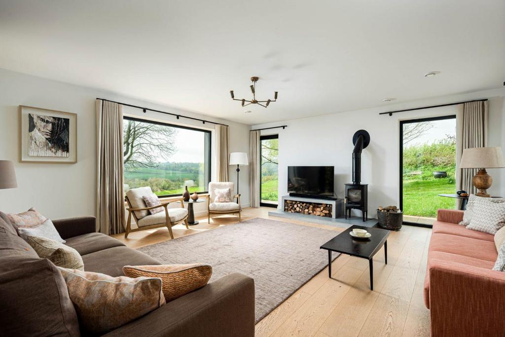 TV a/nebo společenská místnost v ubytování Chew Valley View