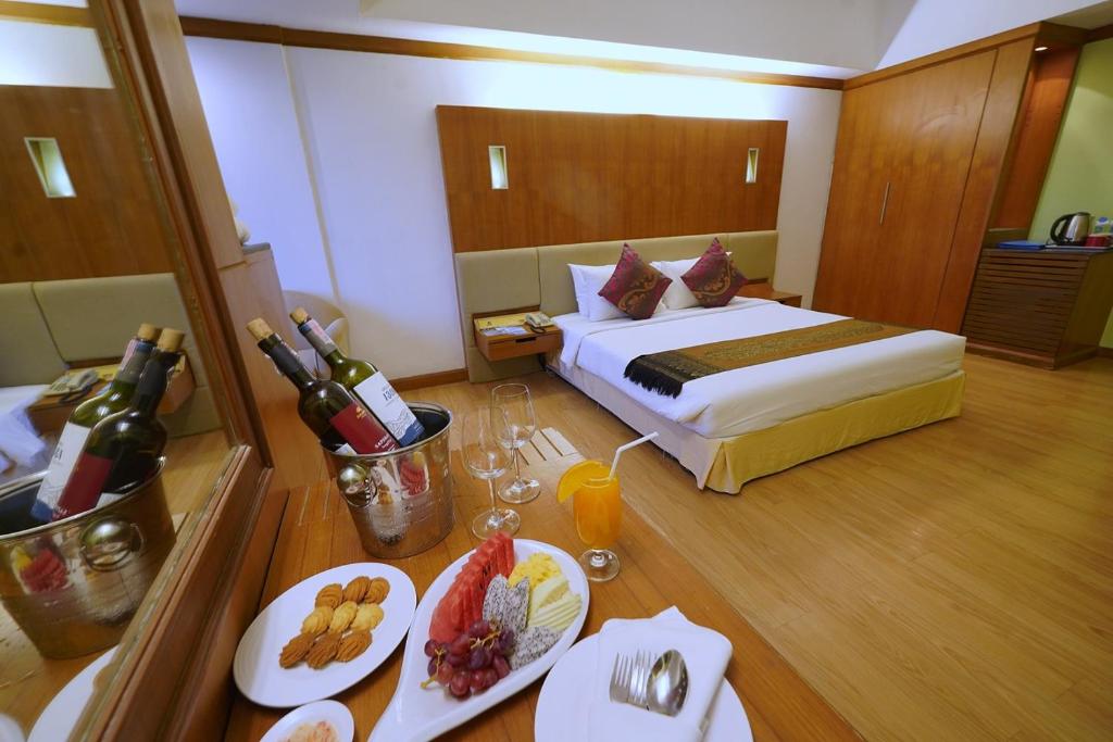 Riverside Bangkok Hotel - Deluxe Double Room