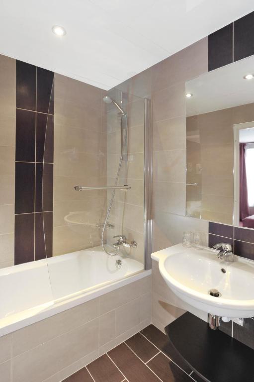 Carladez Cambronne - Resim 32