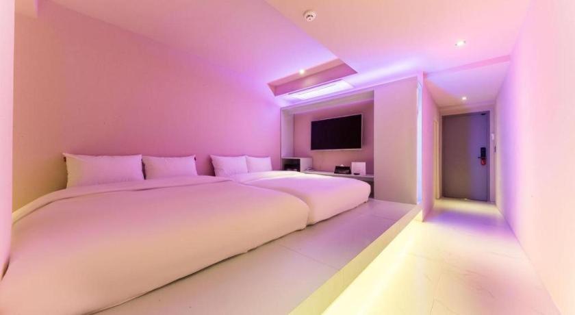 Bobo Hotel Hongdaeにあるベッド
