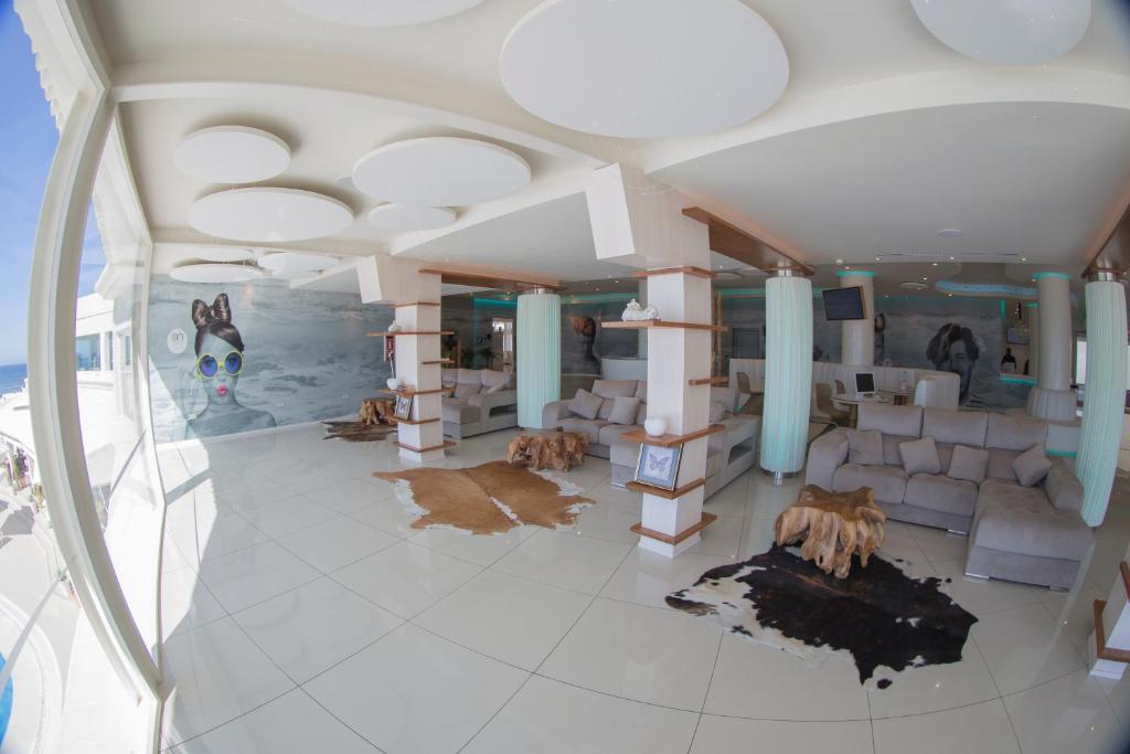 Posezení v ubytování ON Hotels Oceanfront Adults Designed
