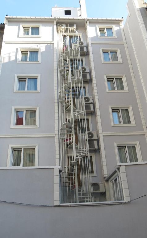 Budova, kde se hotel nachází